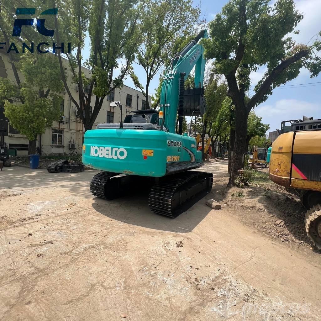 Kobelco SK 200 Kāpurķēžu ekskavatori