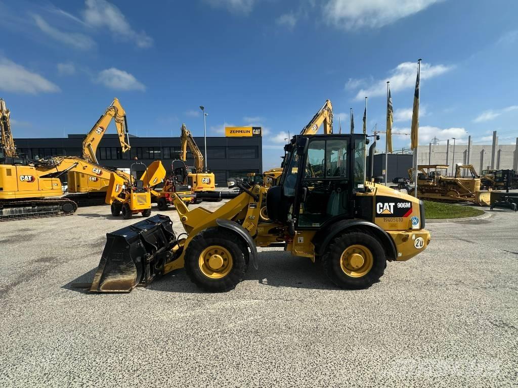 CAT 906 M Iekrāvēji uz riteņiem