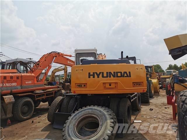 Hyundai R130WD Kāpurķēžu ekskavatori