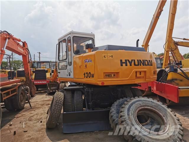 Hyundai R130WD Kāpurķēžu ekskavatori