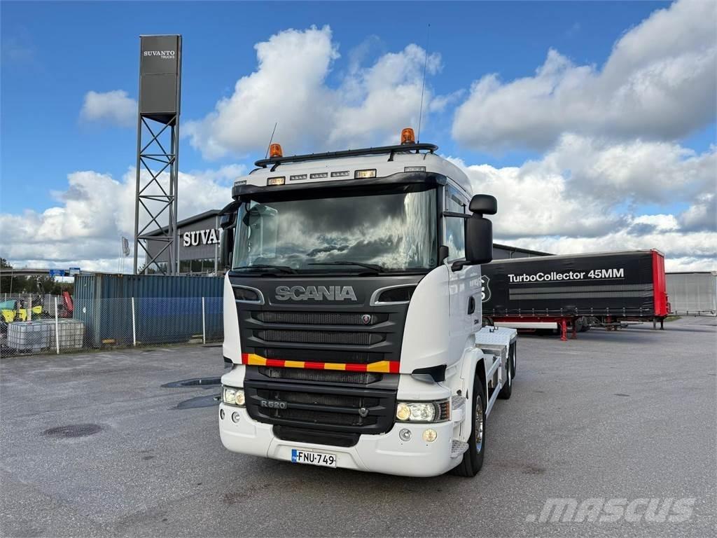 Scania R 520 6X2 Treileri ar āķi