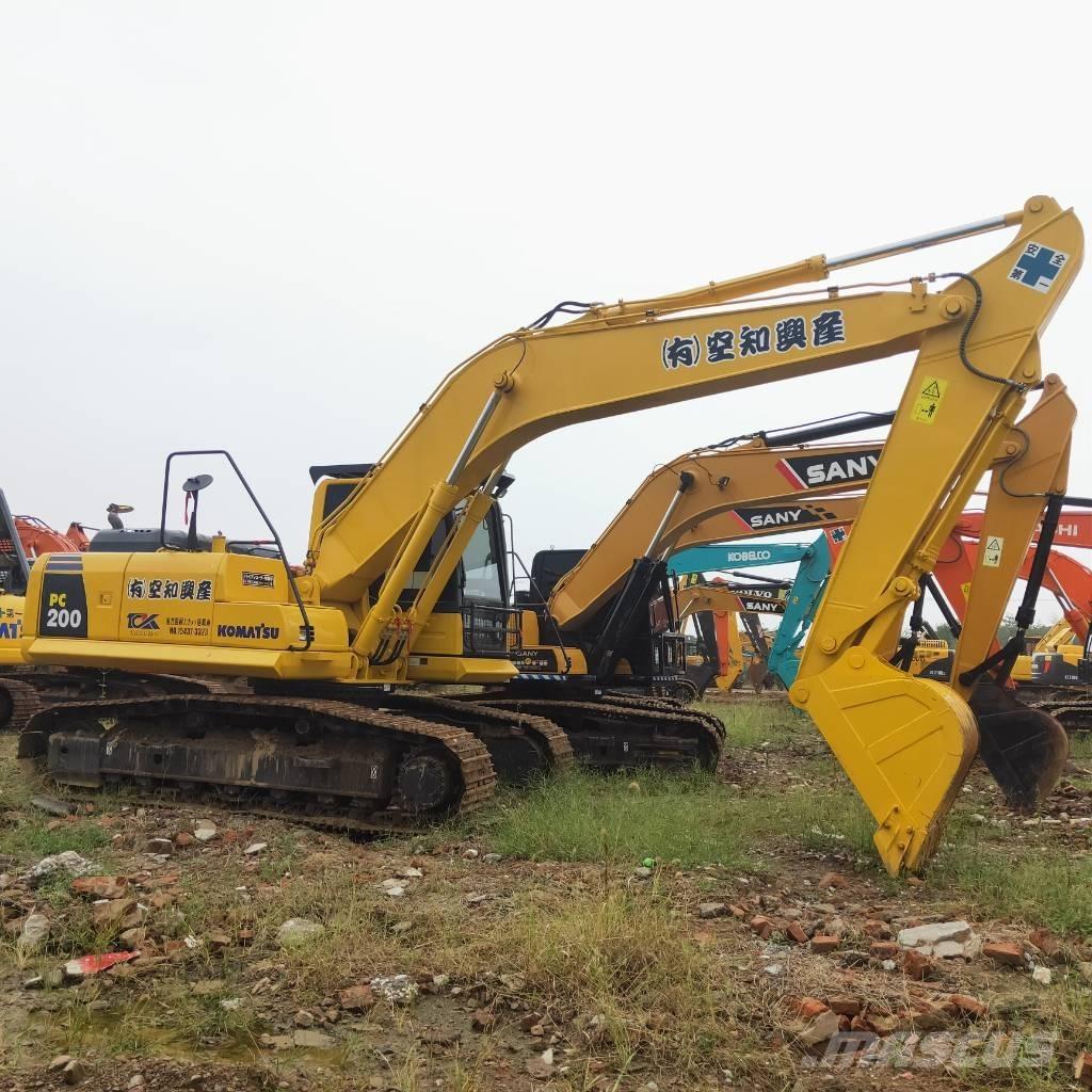 Komatsu PC200-8 Kāpurķēžu ekskavatori