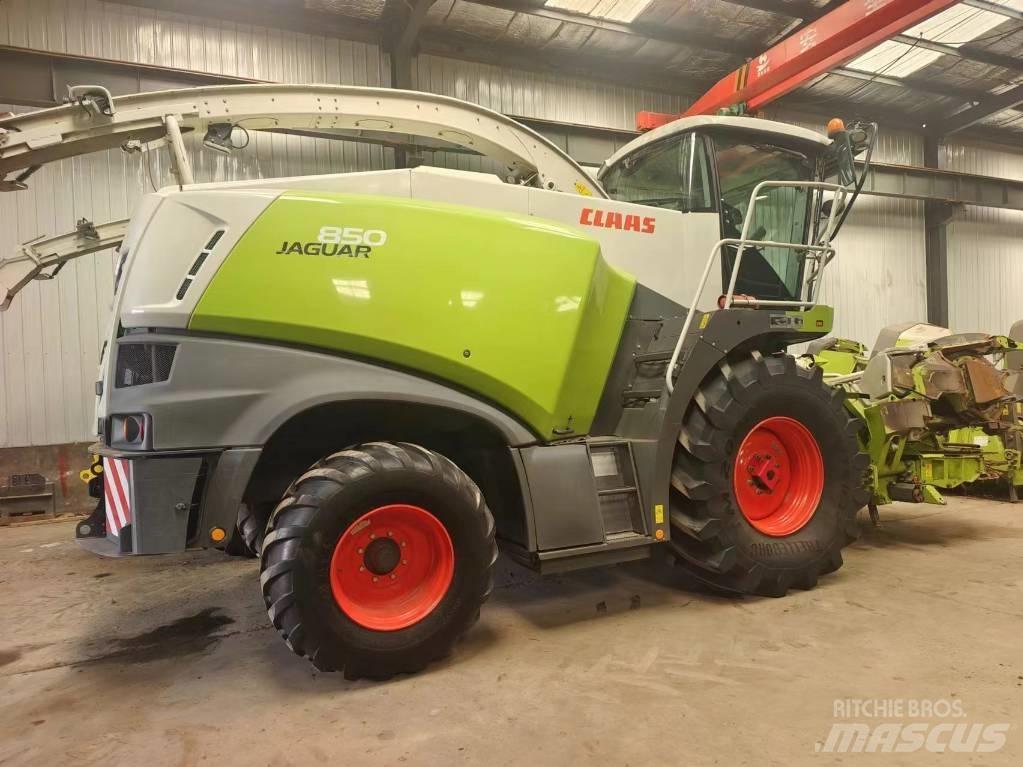 CLAAS Jaguar 850 Lopbarības novācēji