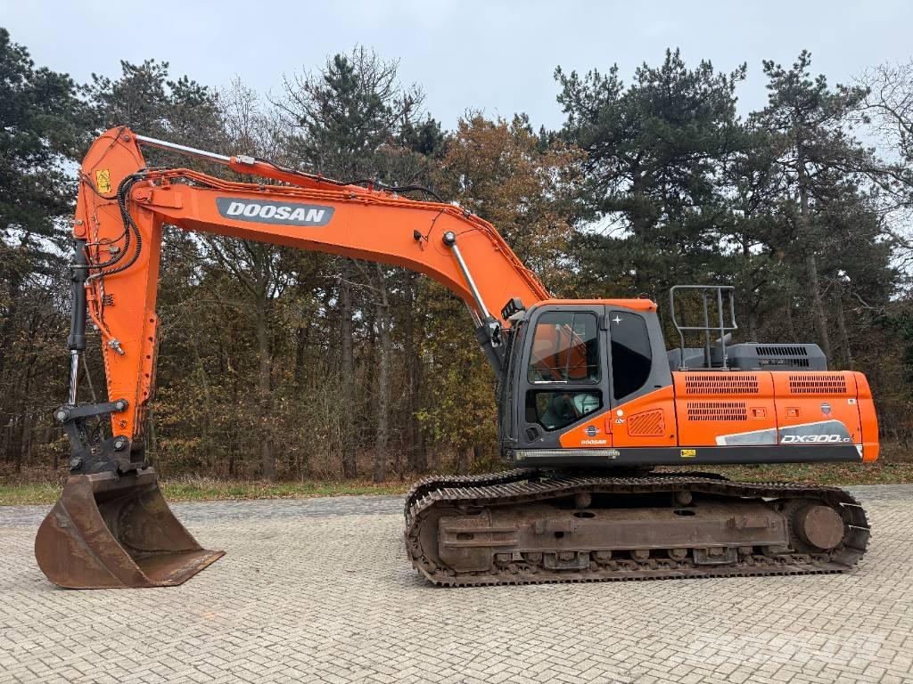 Doosan DX 300 LC Kāpurķēžu ekskavatori