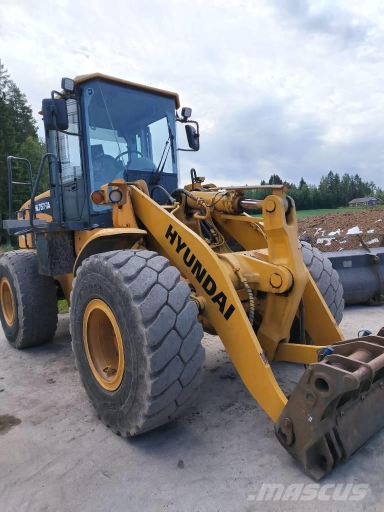 Hyundai HL 757-7 A Iekrāvēji uz riteņiem