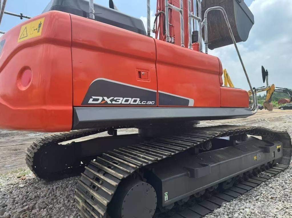 Doosan DX300-9C Kāpurķēžu ekskavatori