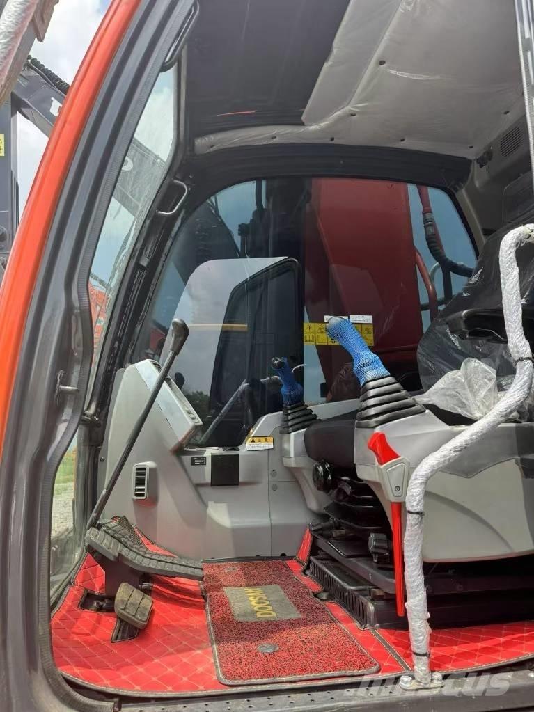 Doosan DX300-9C Kāpurķēžu ekskavatori