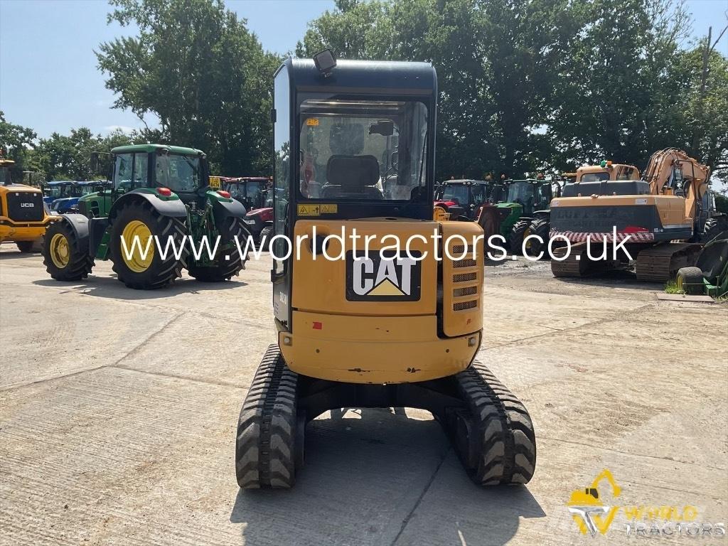 CAT 302.7 D Mini ekskavatori < 7 t