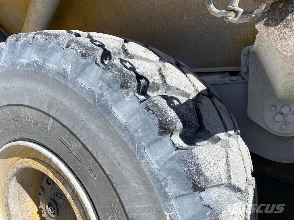 Komatsu HM 400 Artikulētie pašizgāzēji
