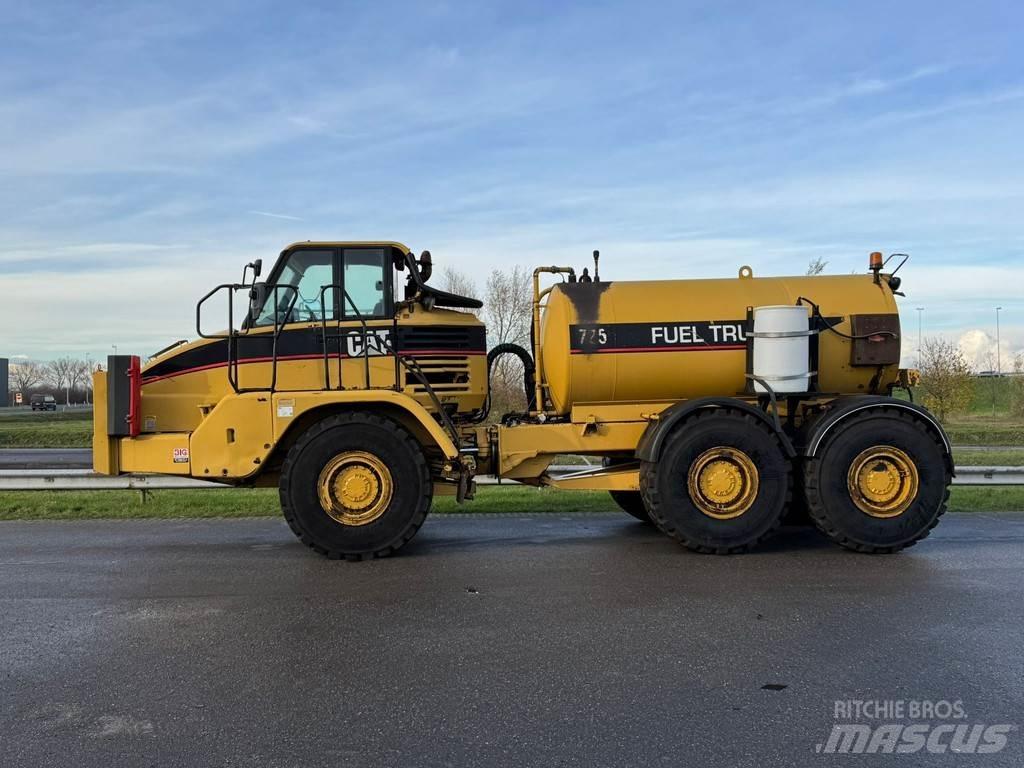 CAT 725 Fuel truck Autocisterna