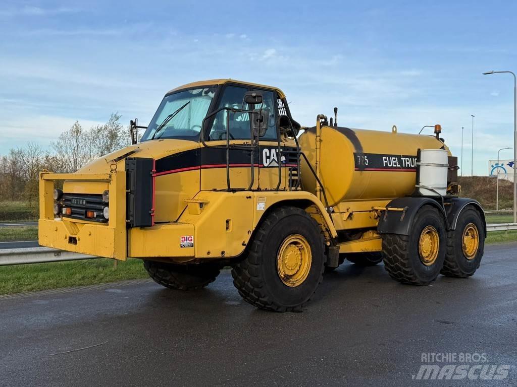 CAT 725 Fuel truck Autocisterna