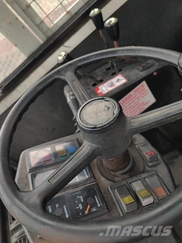 Commander C40SA Pārvadātājs iekraušanai no sāniem