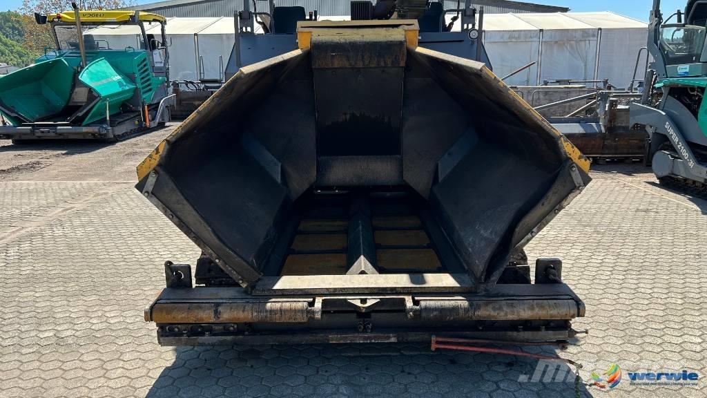 Volvo ABG TITAN 5820 Asfalta klājēji
