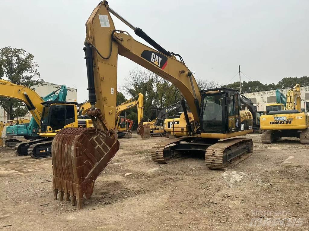 CAT 323D Kāpurķēžu ekskavatori