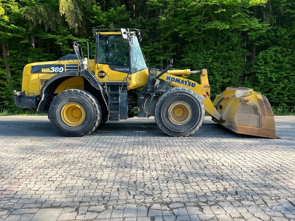 Komatsu WA 380-8 Iekrāvēji uz riteņiem