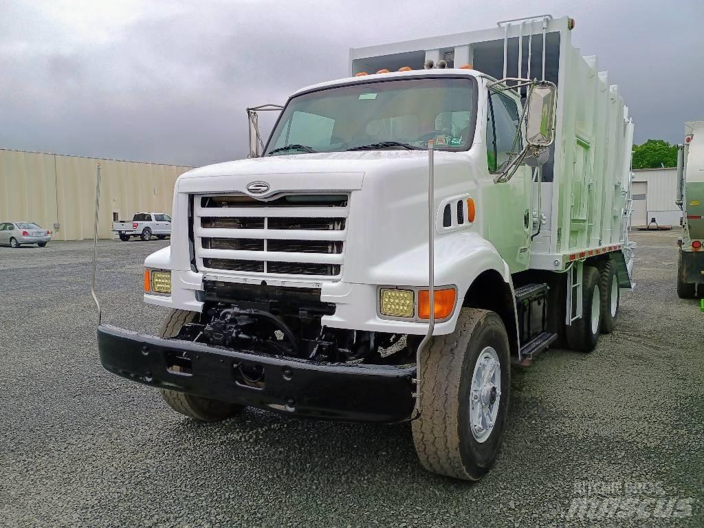 Sterling L7500 Atkritumu izvešanas transports