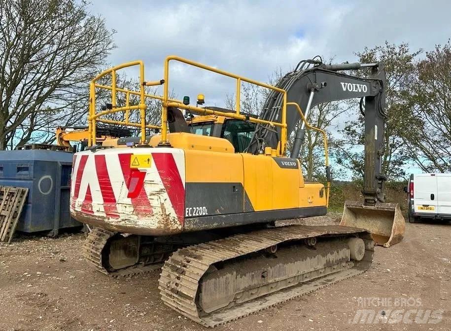 Volvo EC 220 DL Kāpurķēžu ekskavatori