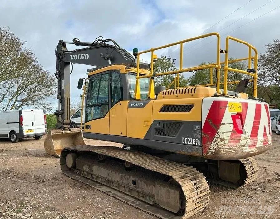 Volvo EC 220 DL Kāpurķēžu ekskavatori