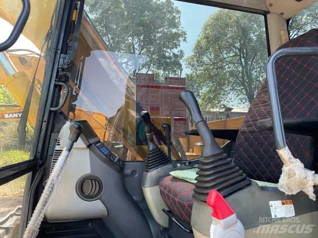Komatsu PC70-8 Kāpurķēžu ekskavatori