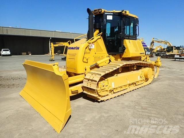 Komatsu D61EX-24 Kāpurķēžu buldozeri