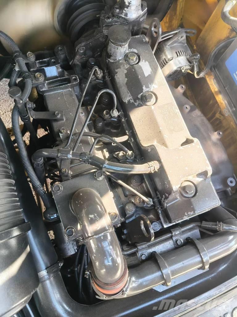 Komatsu 5t Tehnika ar dīzeļa dzinēju