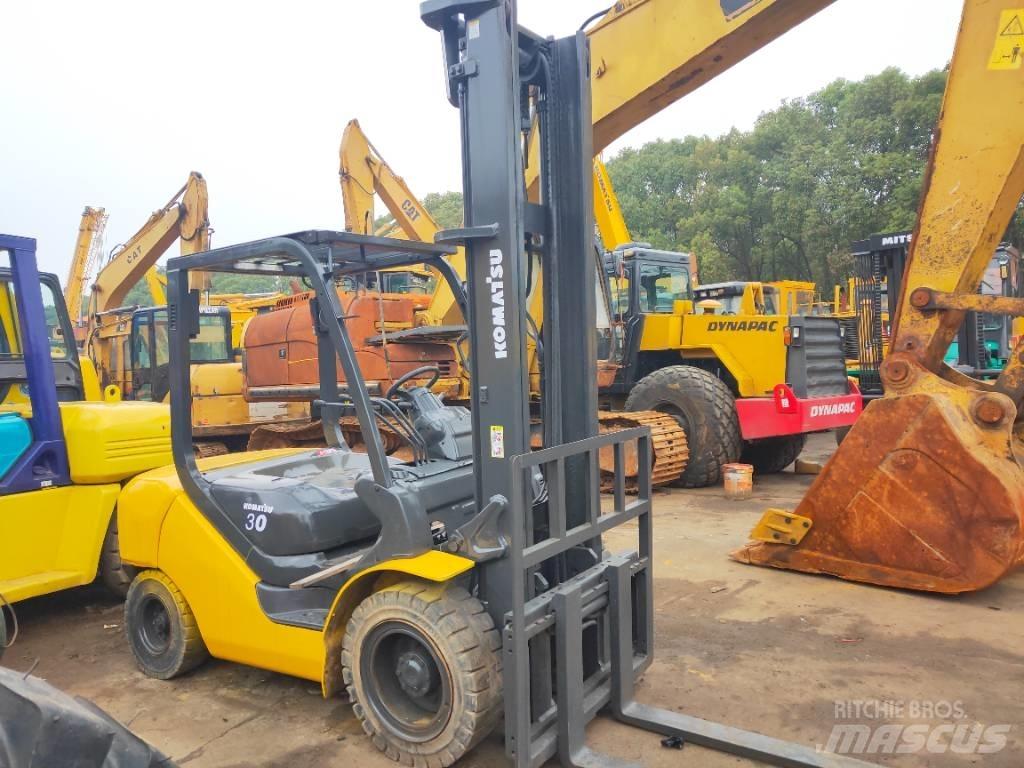 Komatsu FD 30 T-17 Tehnika ar dīzeļa dzinēju