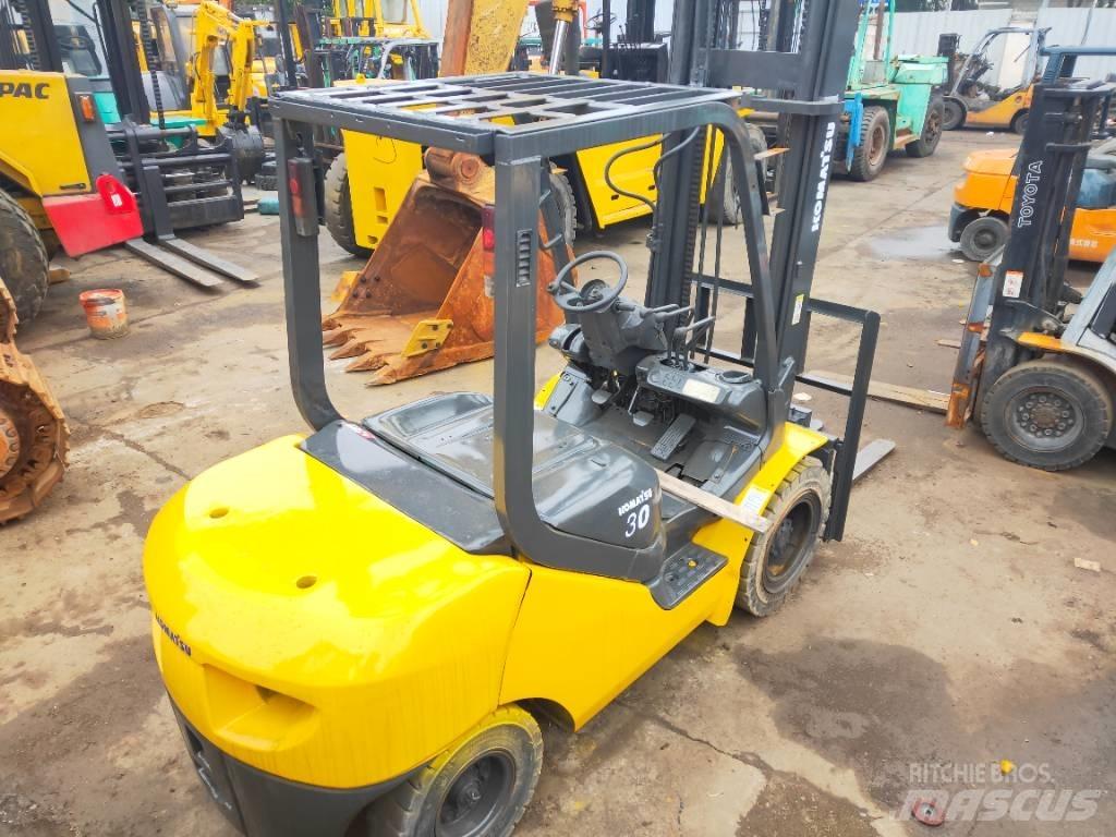 Komatsu FD 30 T-17 Tehnika ar dīzeļa dzinēju