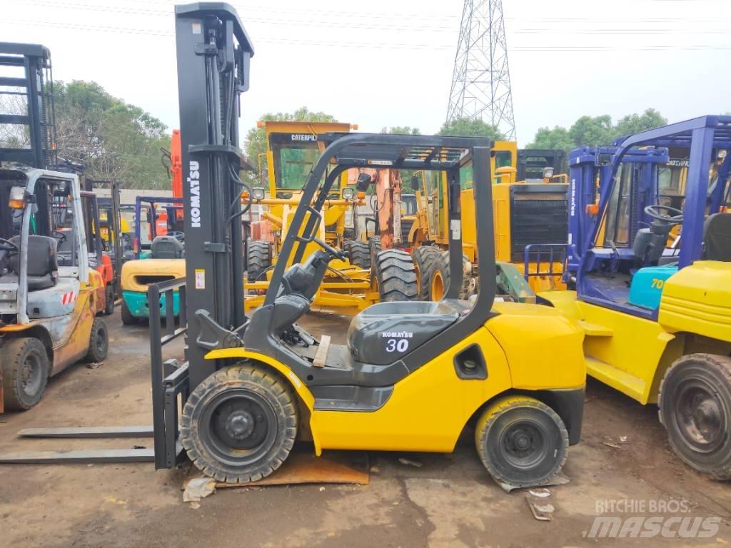 Komatsu FD 30 T-17 Tehnika ar dīzeļa dzinēju