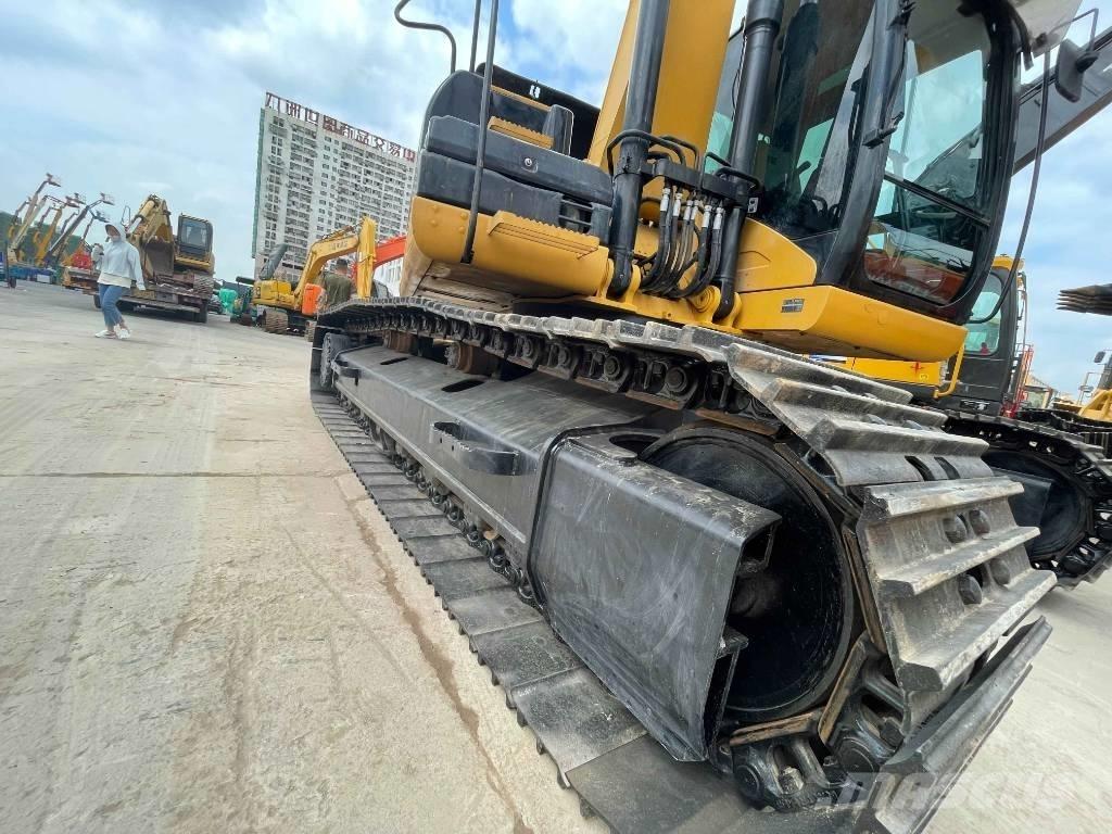 CAT 323 D Kāpurķēžu ekskavatori