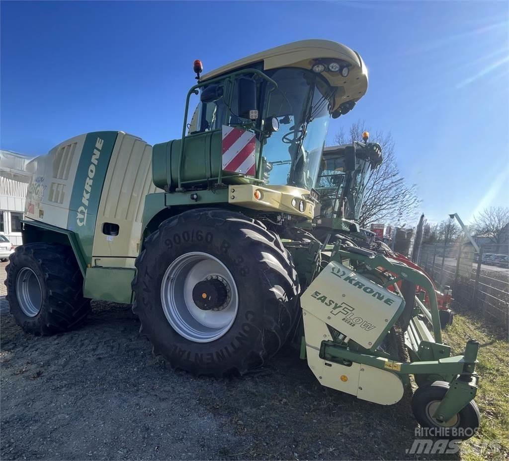 Krone BIG x 700 Lopbarības novācēji