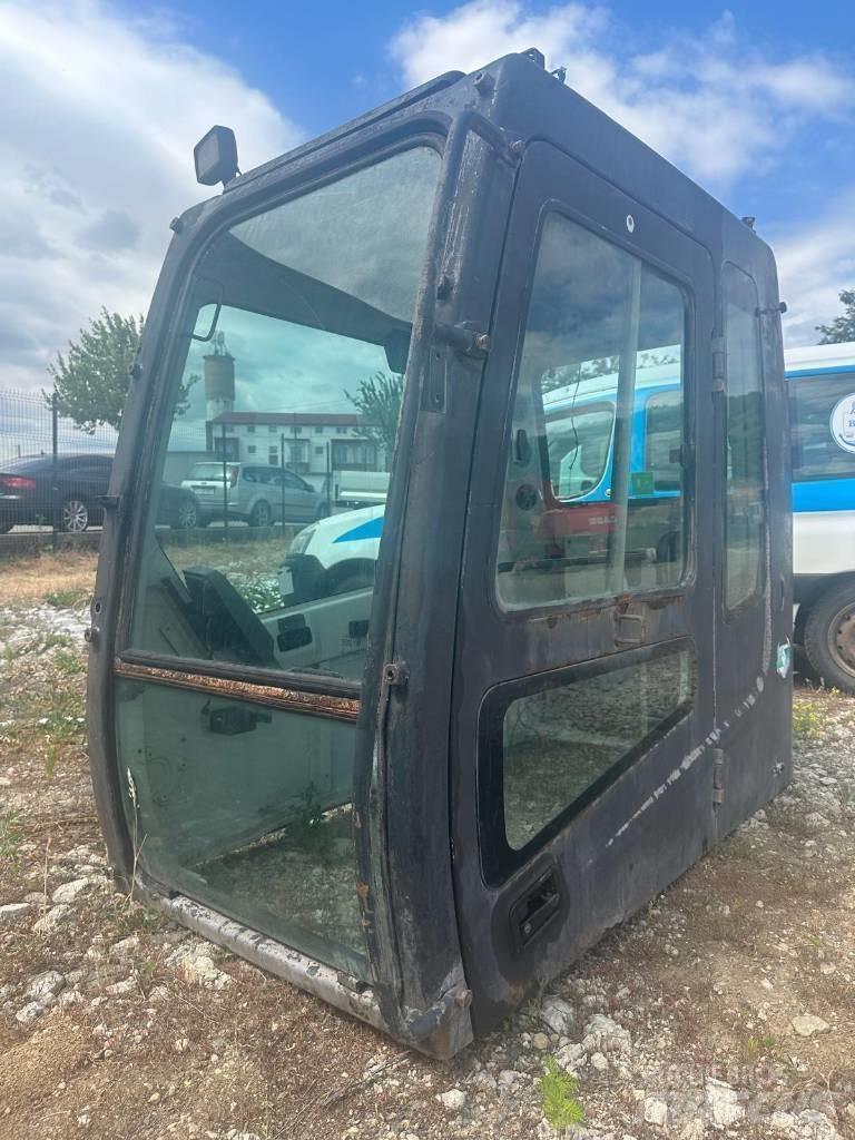 Hyundai 320 LC7A Kāpurķēžu ekskavatori