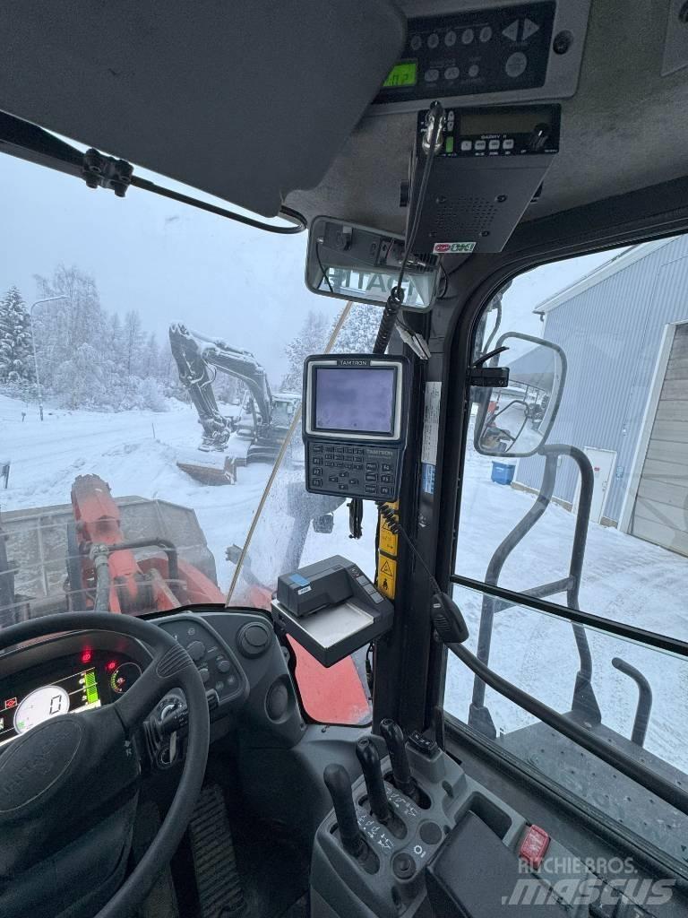 Hitachi ZW 370-6 Iekrāvēji uz riteņiem