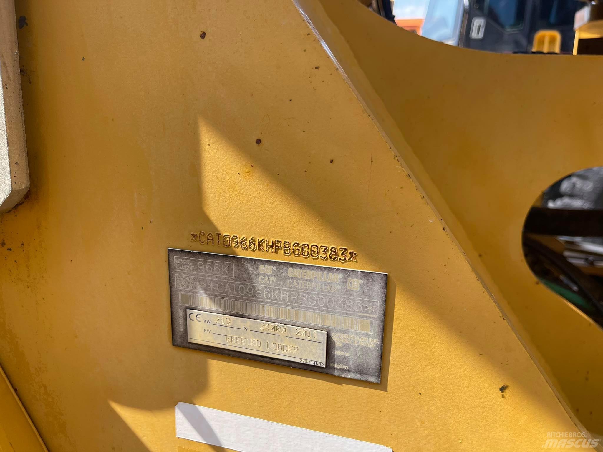 CAT 966K Iekrāvēji uz riteņiem