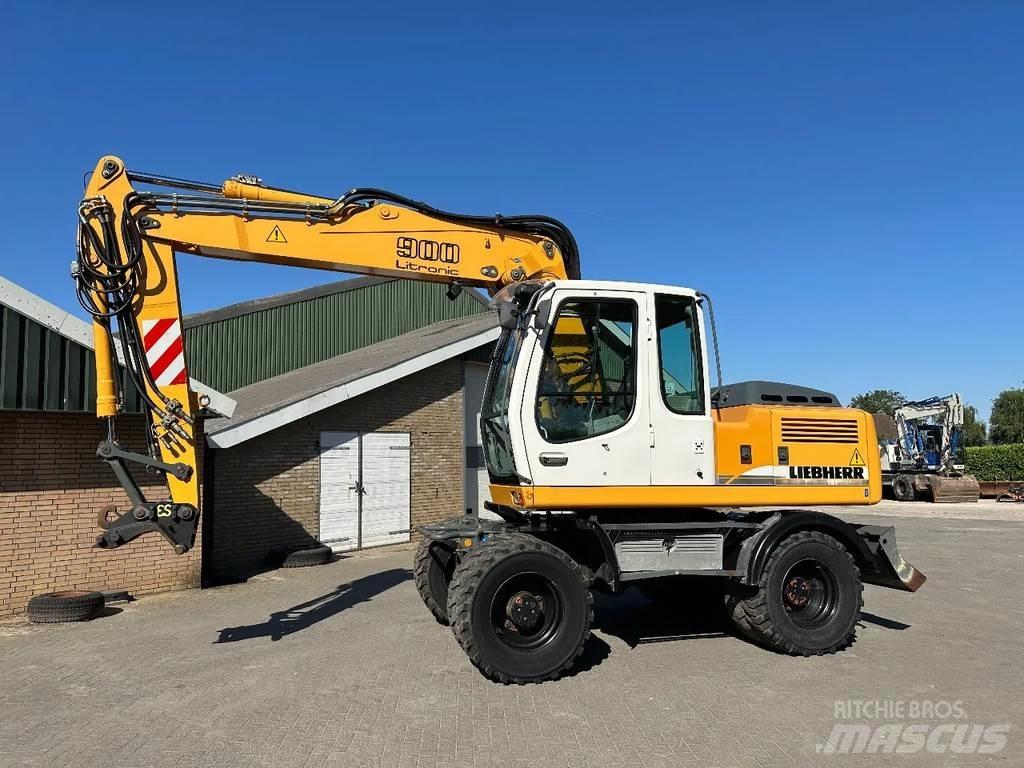 Liebherr A900C Ekskavatori uz riteņiem