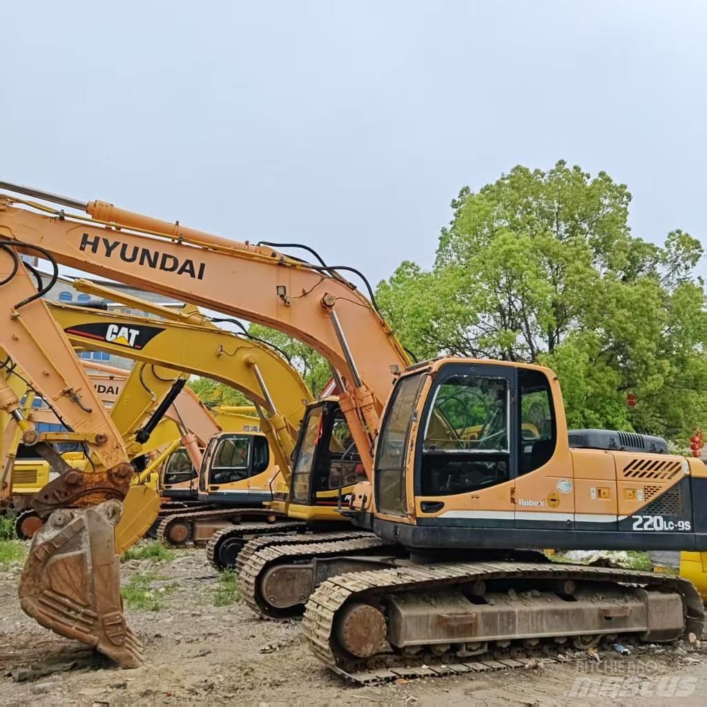 Hyundai Robex 220-9 Kāpurķēžu ekskavatori