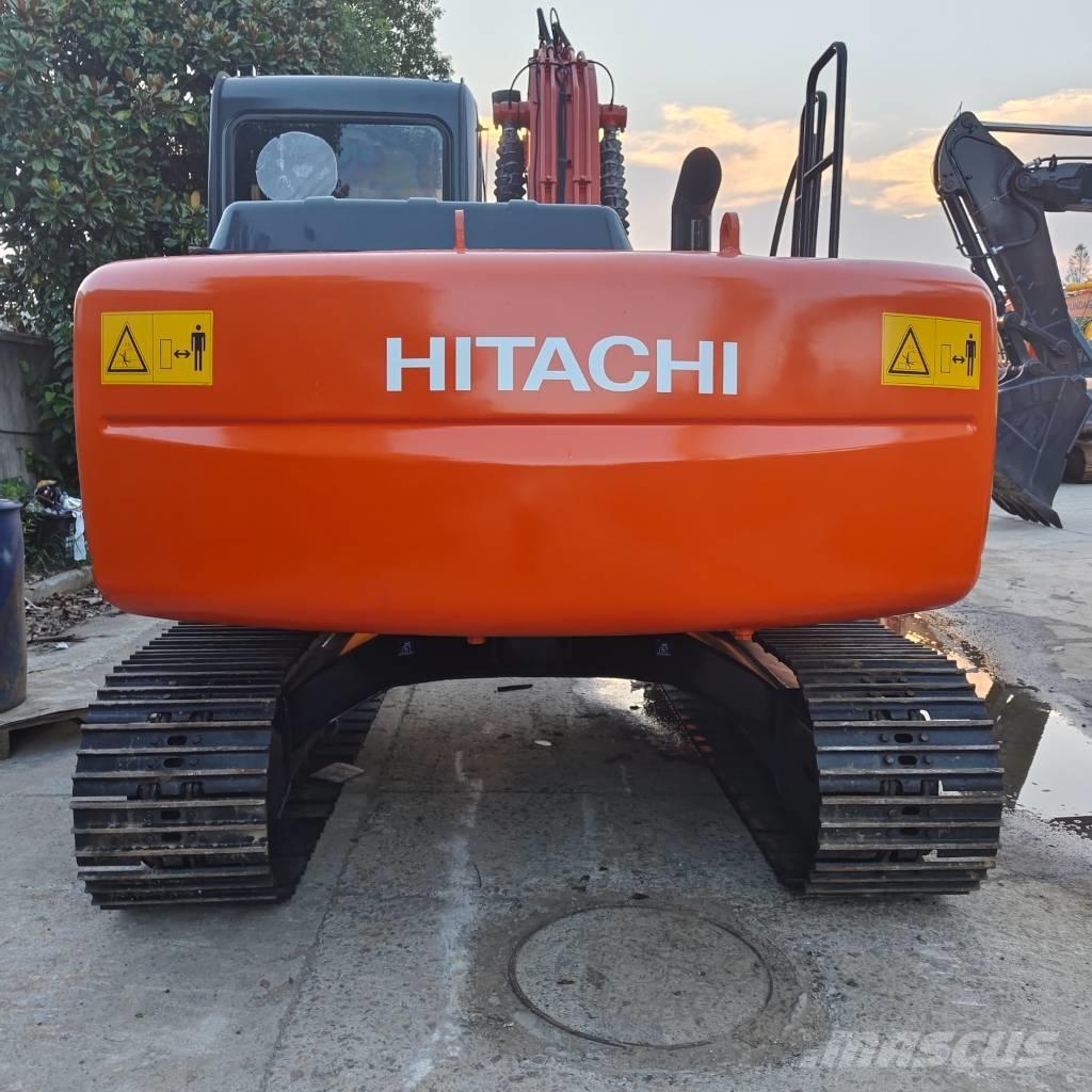 Hitachi ZX 120 Kāpurķēžu ekskavatori