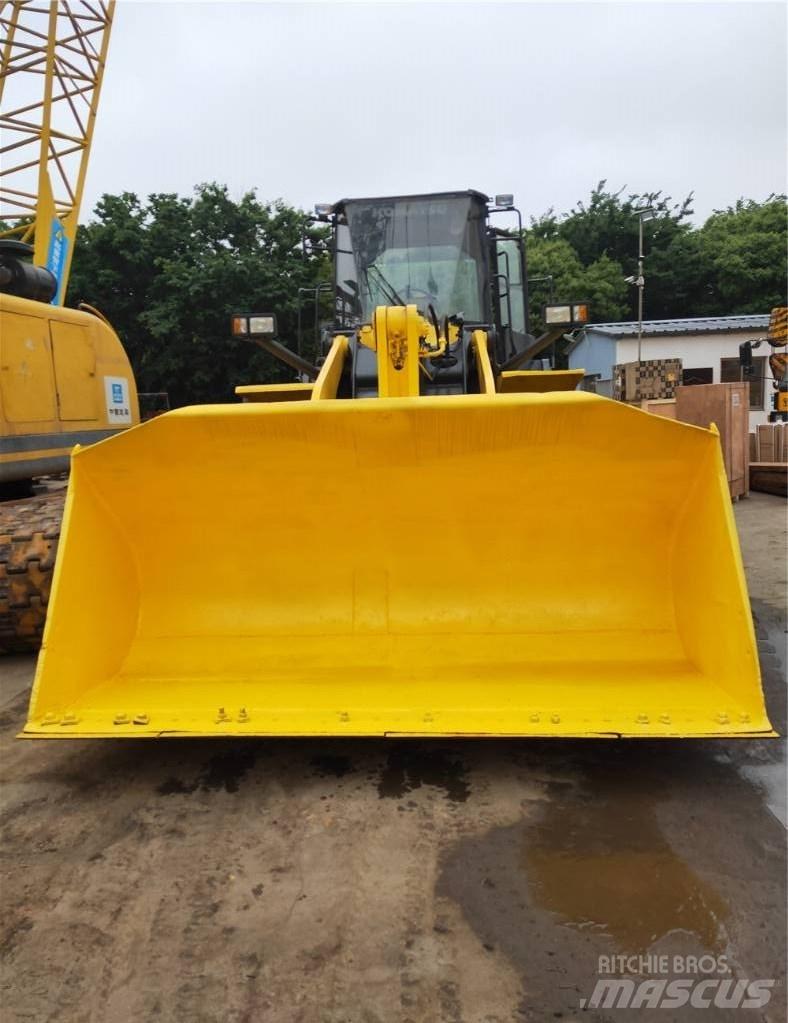 Komatsu WA 380 Iekrāvēji uz riteņiem