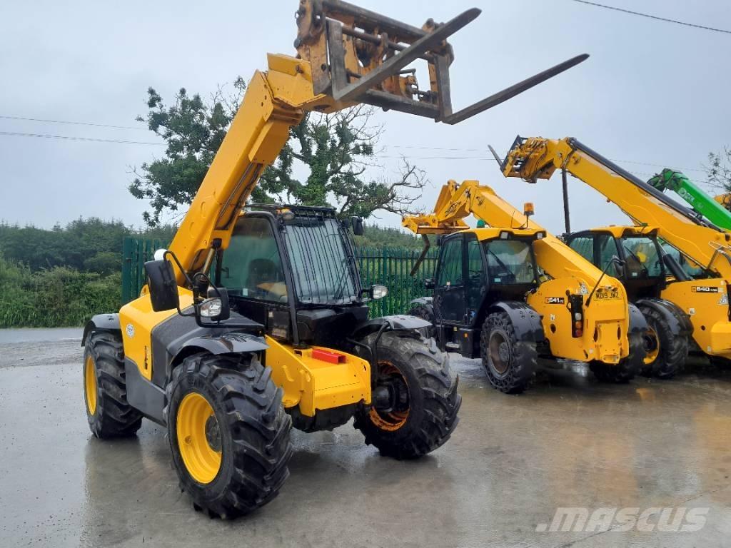 JCB 541-70 Lauksaimniecības pacēlāji
