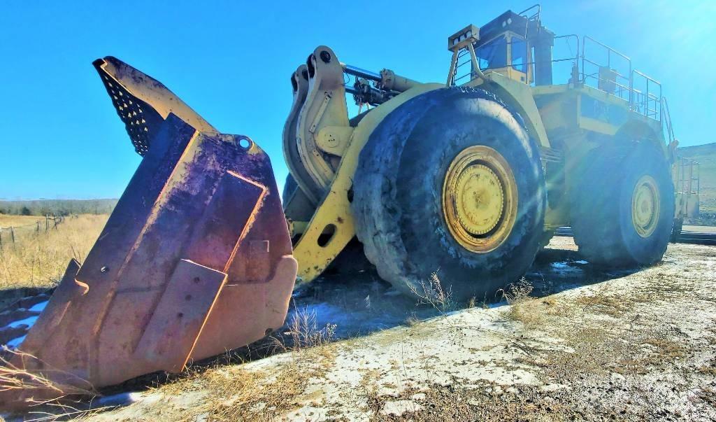 CAT 994 Iekrāvēji uz riteņiem