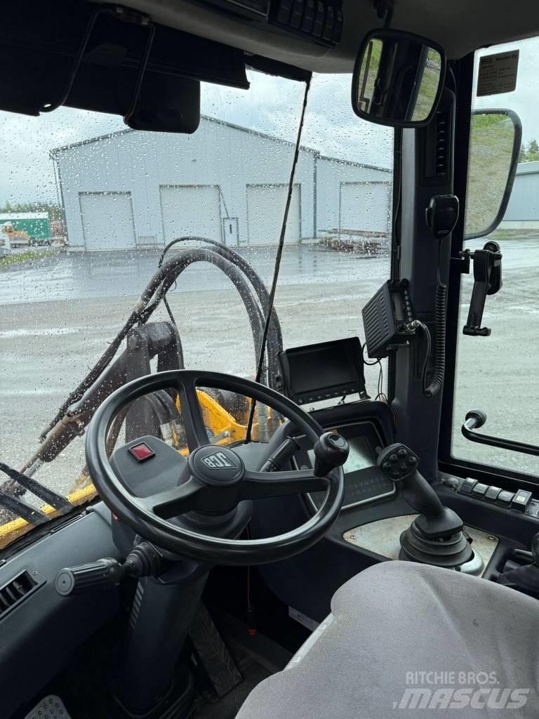 JCB 412 S Iekrāvēji uz riteņiem