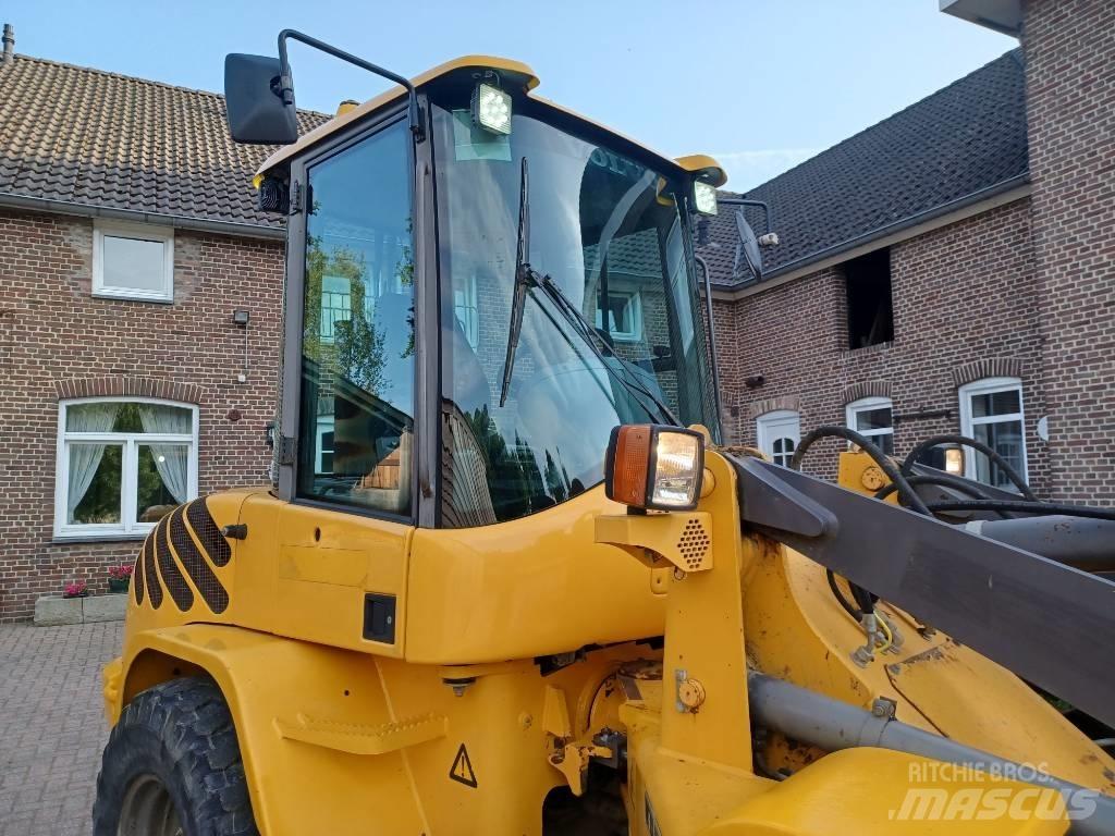 Volvo L 30 B Iekrāvēji uz riteņiem