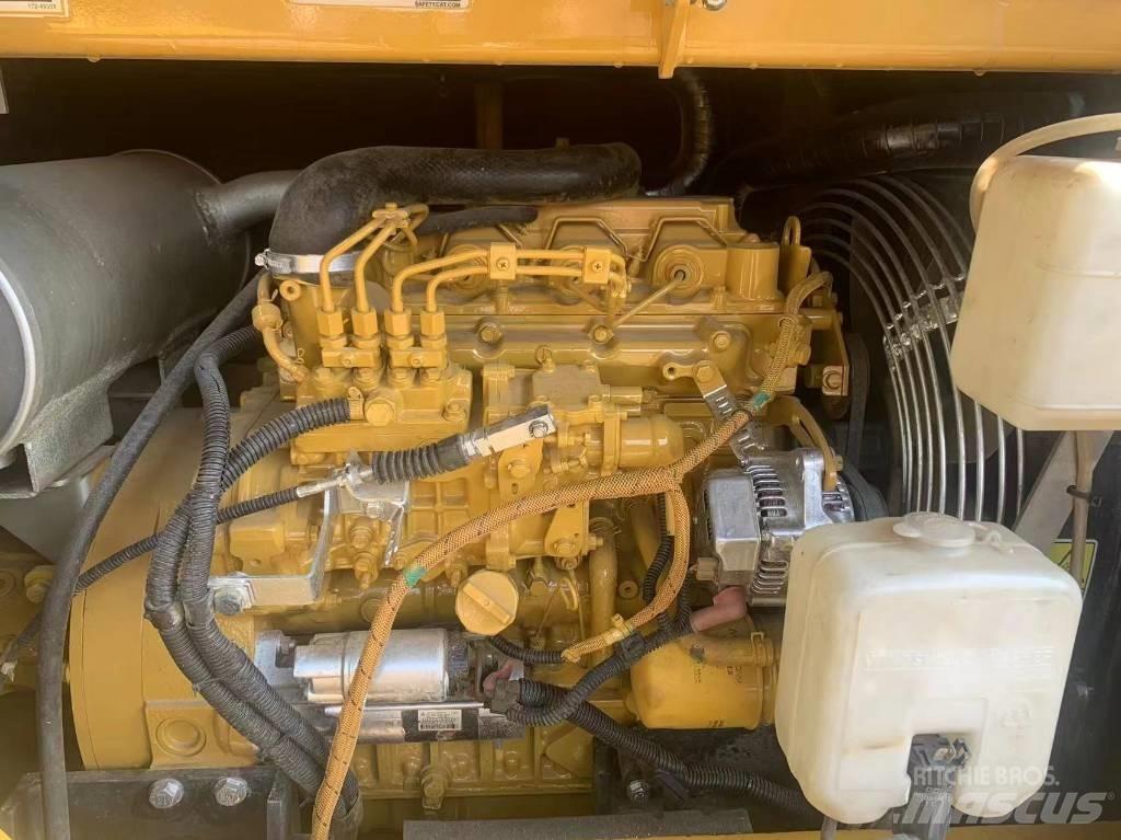 CAT 307E Kāpurķēžu ekskavatori