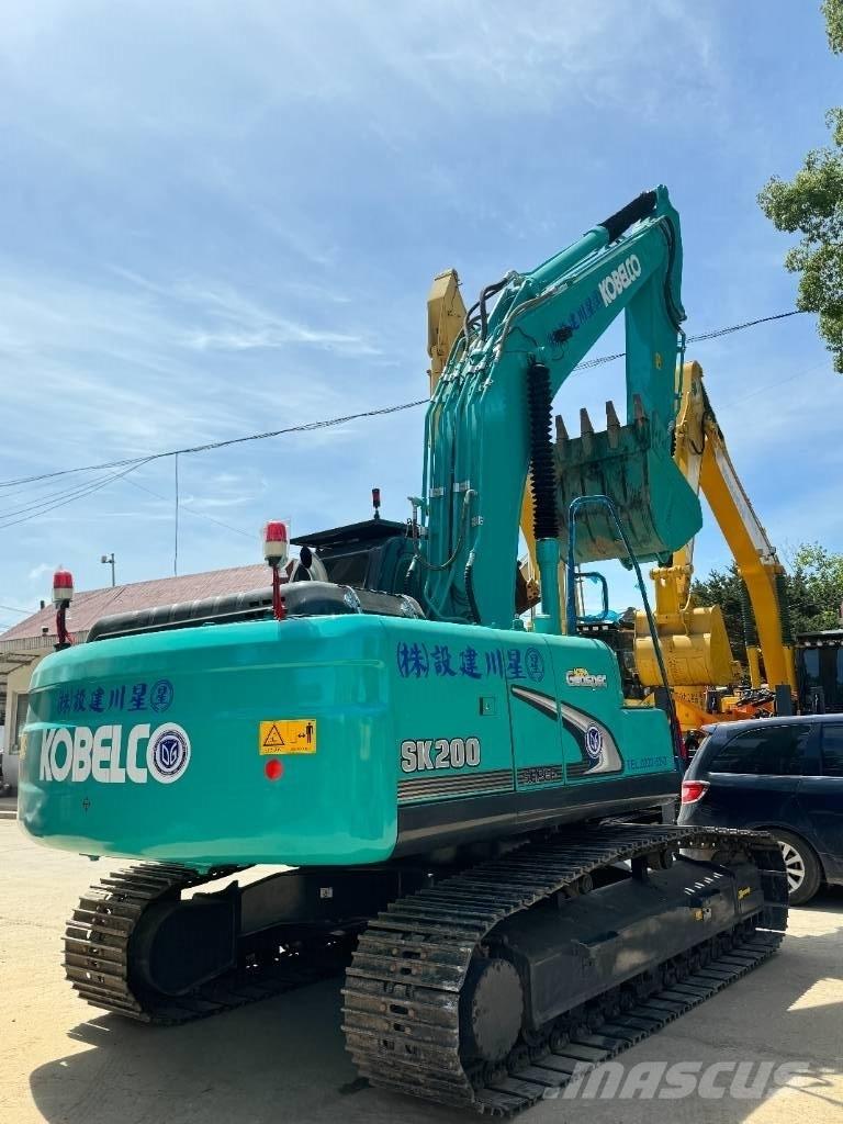 Kobelco SK 200 Kāpurķēžu ekskavatori