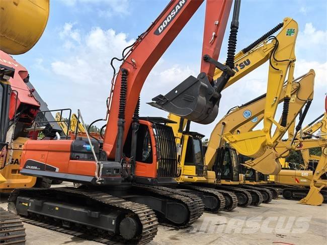 Doosan DX 225 LC Kāpurķēžu ekskavatori