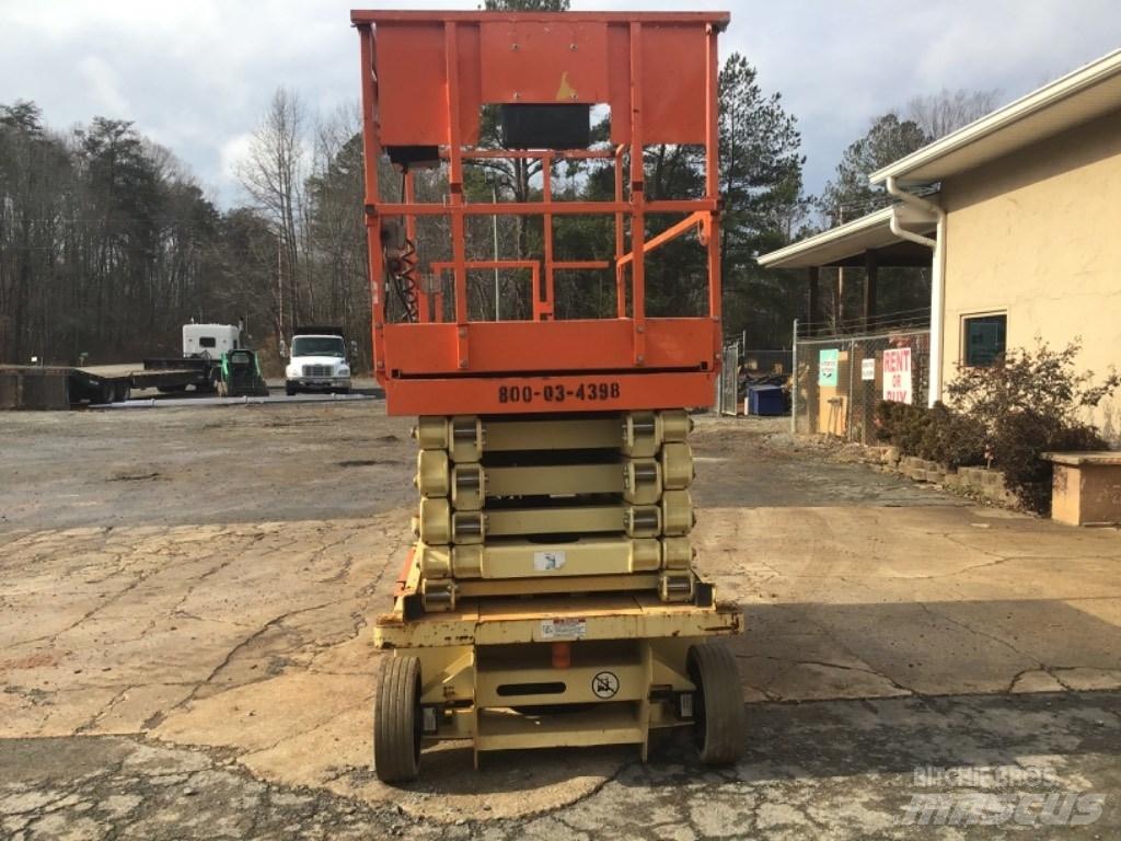 JLG 3248RS Šķerveida pacēlāji