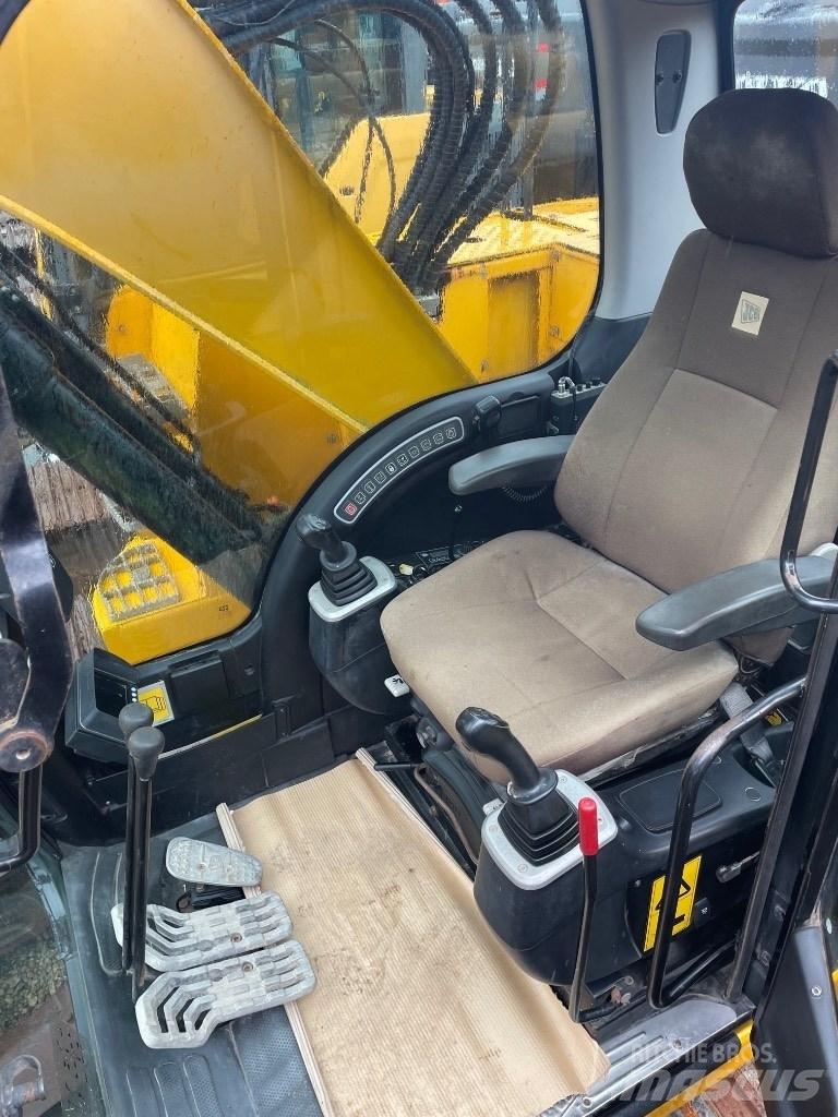 JCB JZ140LC Kāpurķēžu ekskavatori