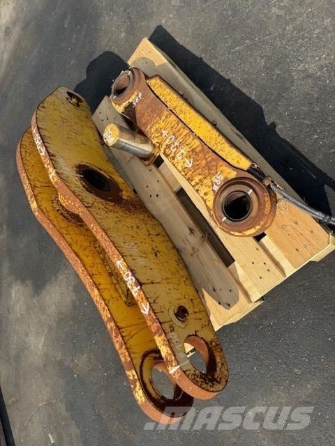 Komatsu BUCKET LINK Kausi