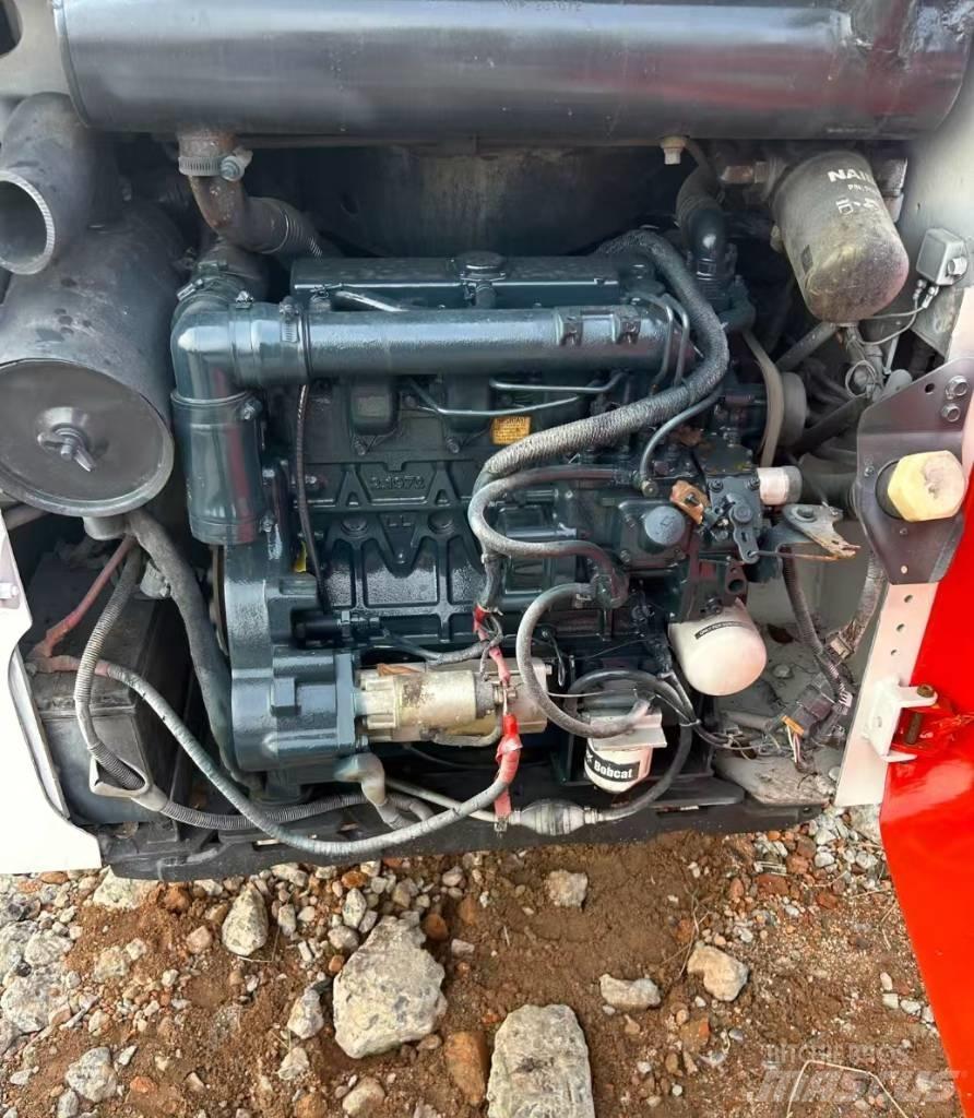 Bobcat S 130 Lietoti riteņu kompaktiekrāvēji