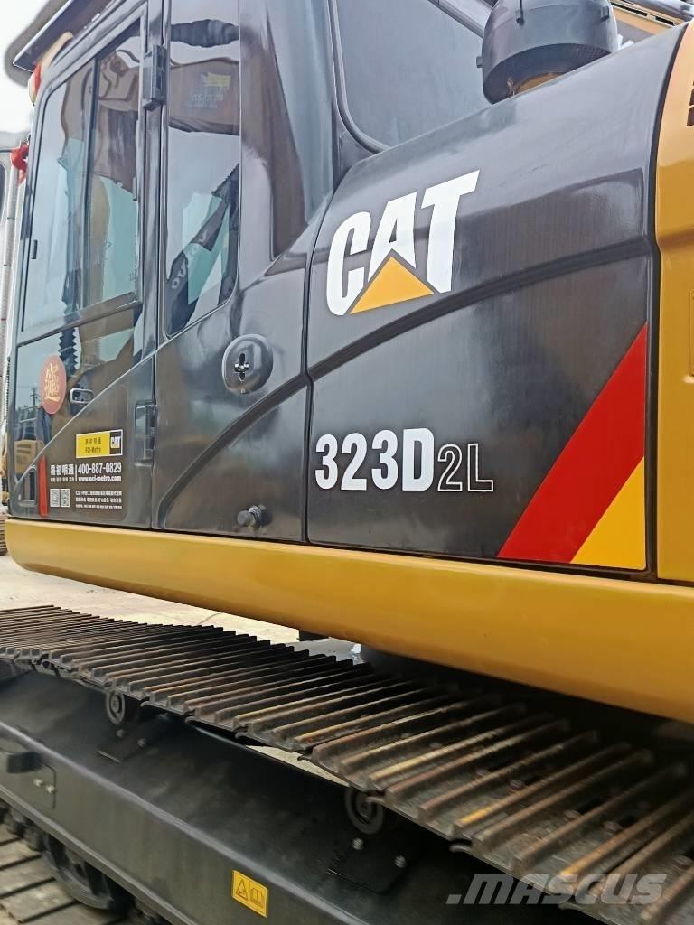 CAT 323 D2L Kāpurķēžu ekskavatori