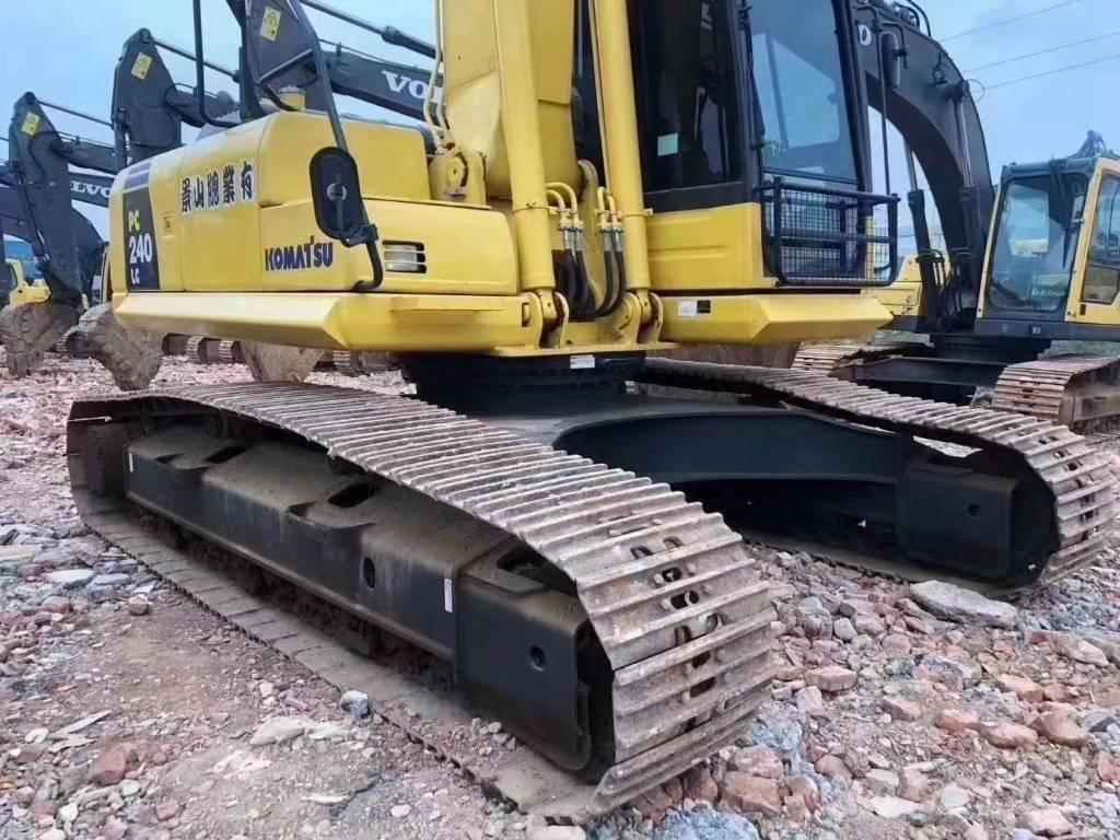 Komatsu PC 240 Kāpurķēžu ekskavatori